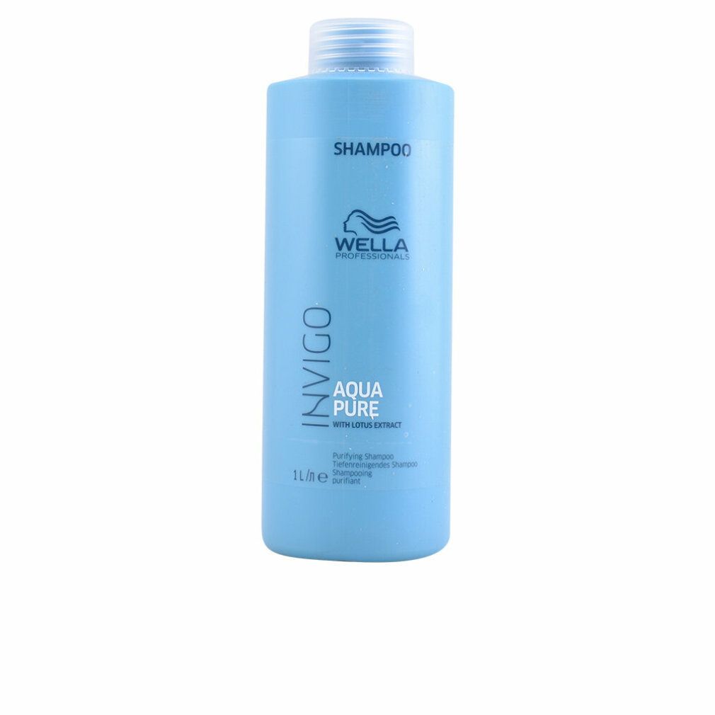 Hellblaue Shampoo-Flasche. Aufschrift: INVIGO, AQUA PURE, mit Lotus-Extrakt, 1 l. Marke: Wella Professionals. Weißer Deckel.