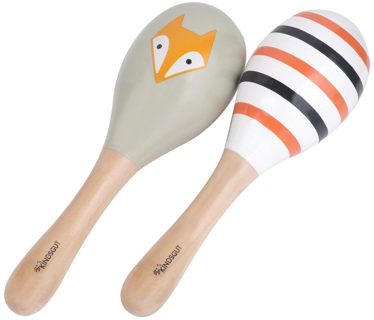 Zwei Rasseln mit Holzgriff. Eine grau mit Fuchsmotiv, die andere weiß mit Streifen in Schwarz und Orange. Kindsgut-Logo.