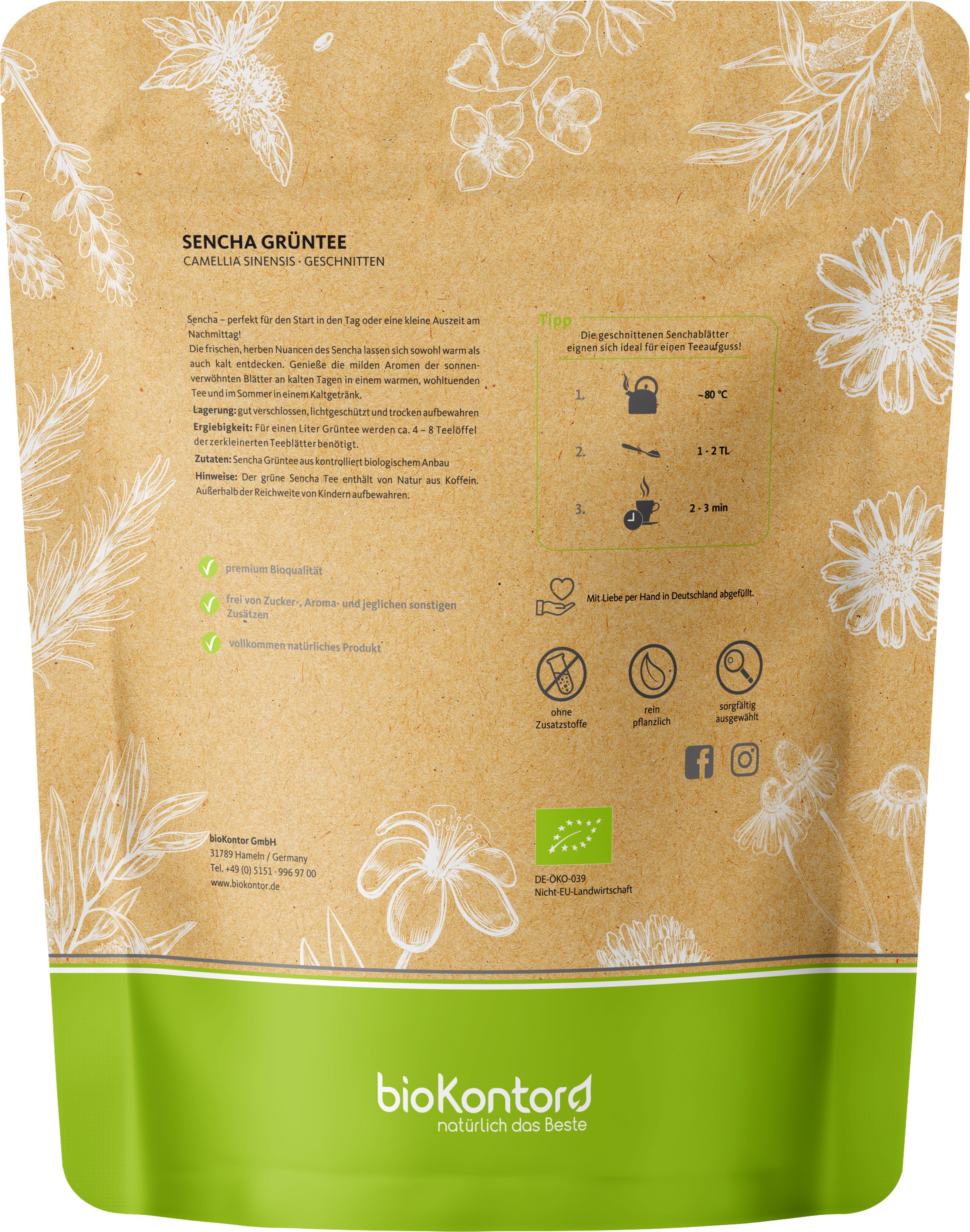 Sencha Grüntee-Packung. Braune Papiertüte mit grünem Streifen und floralen Illustrationen. Text: Sencha Grüntee, Bio-Logo, bioKontor.