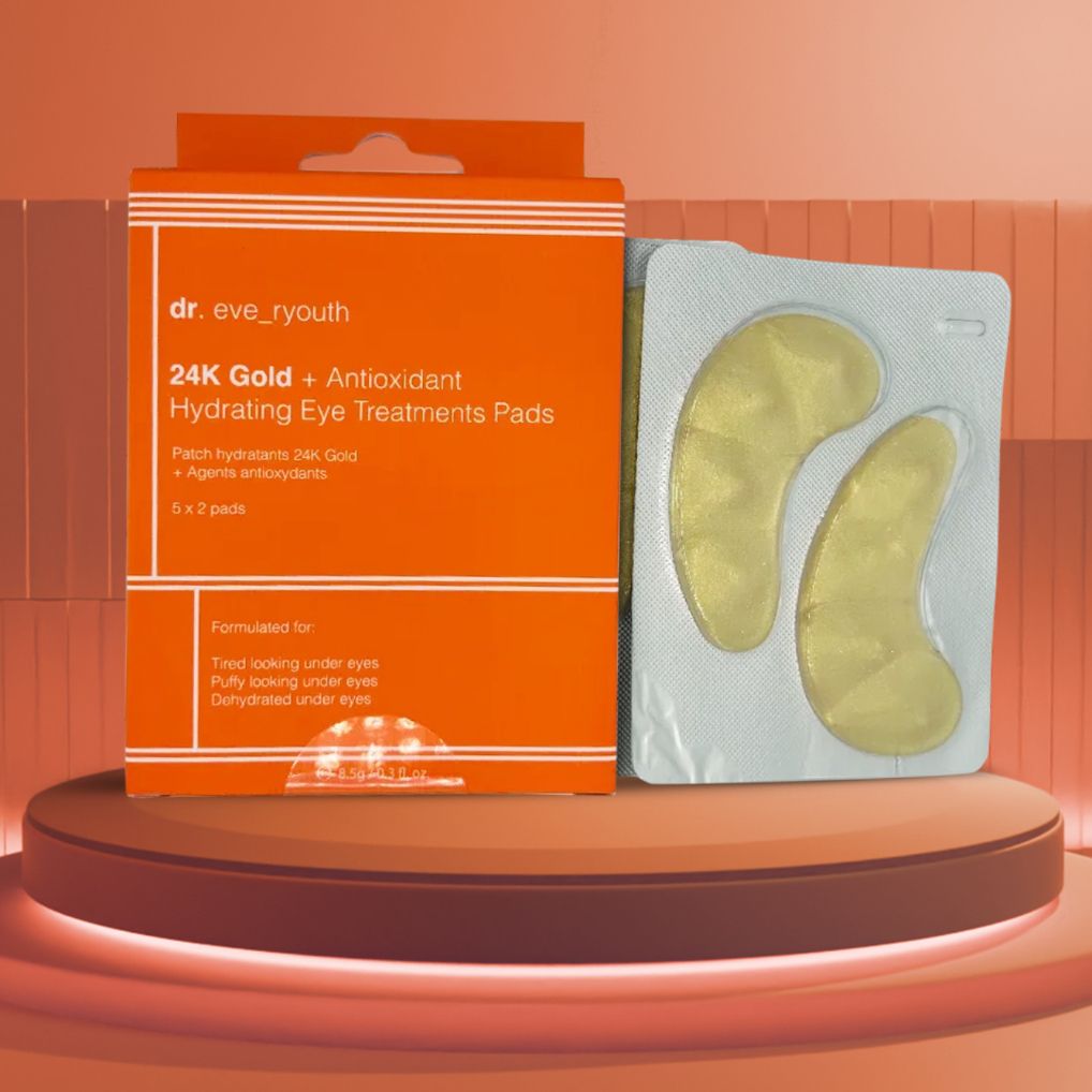 Dr. Eve_Ryouth 24K Gold + Antioxidans Augentratingschwämchen auf einem Präsentationspodest.
