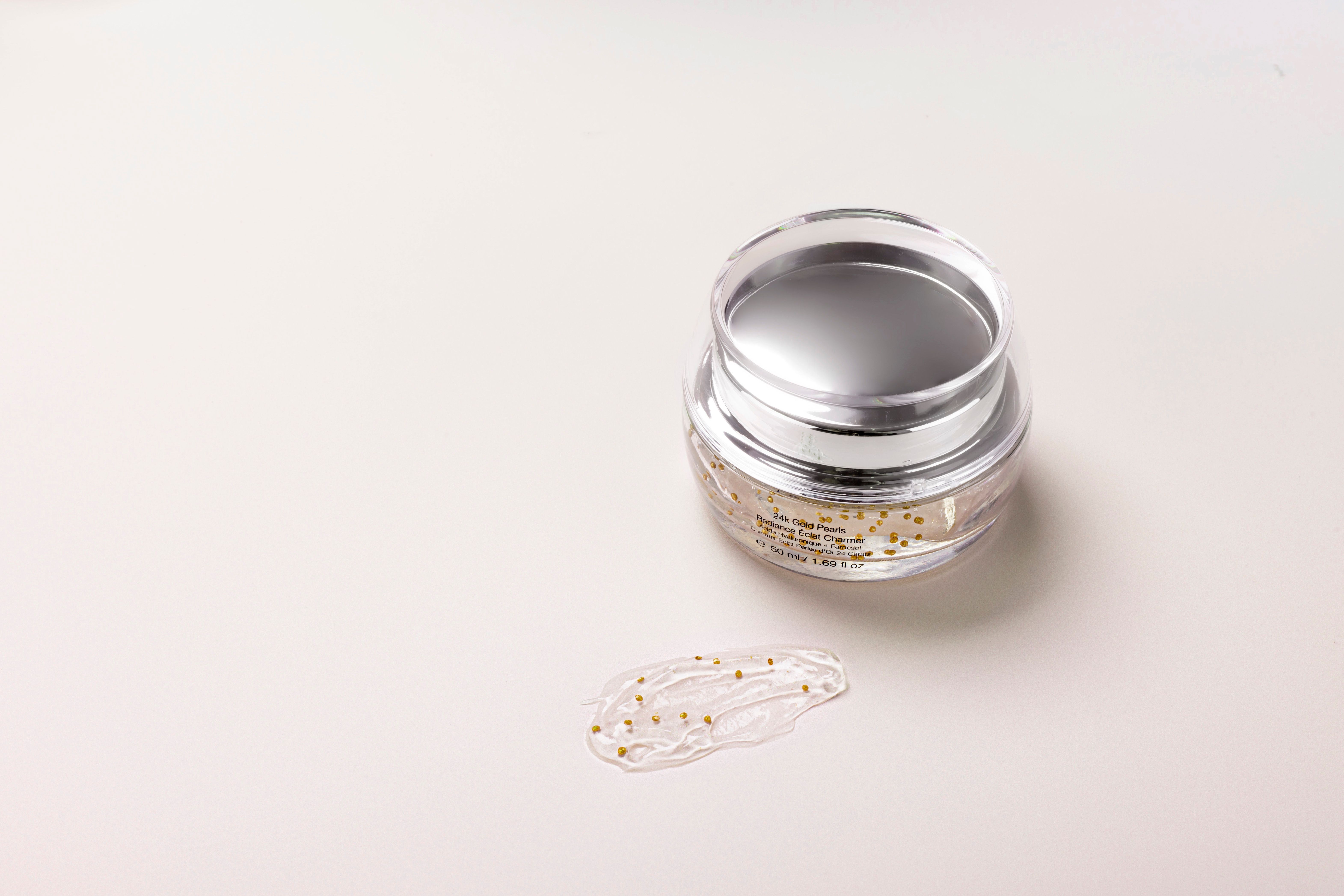 Symbiosis [Hyaluronic Acid + Niacinamide] 24k Gold Pearls Radiance Éclat Charmer