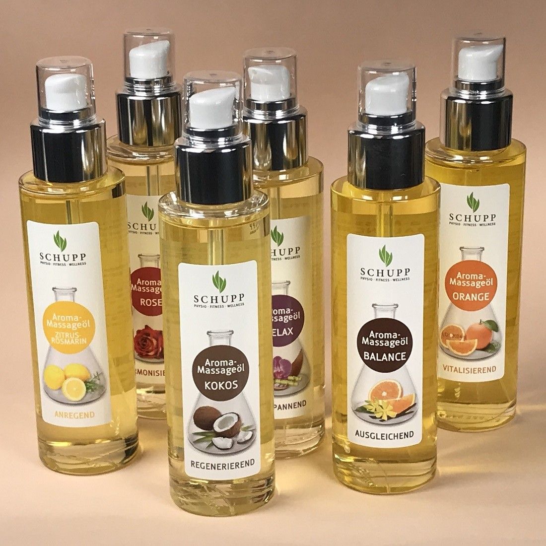 Mehrere Flaschen Schupp Aroma-Massageöl. Verschiedene Sorten mit unterschiedlichen Etiketten. Sprühköpfe.