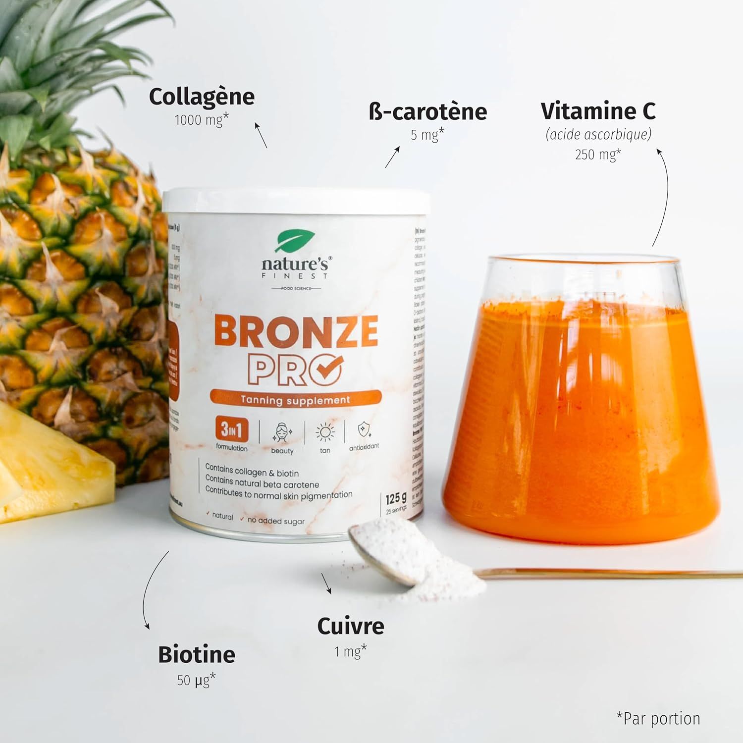 Présentation du produit avec ingrédients. Boîte "Bronze PRO", ananas, verre avec boisson, cuillère. Contient collagène, bêta-carotène, vitamines.