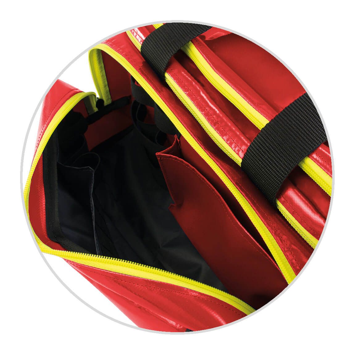 Kreisförmige Nahaufnahme der Innenseite einer roten Notfalltasche. Gelbe Akzente und schwarze Details sind sichtbar.