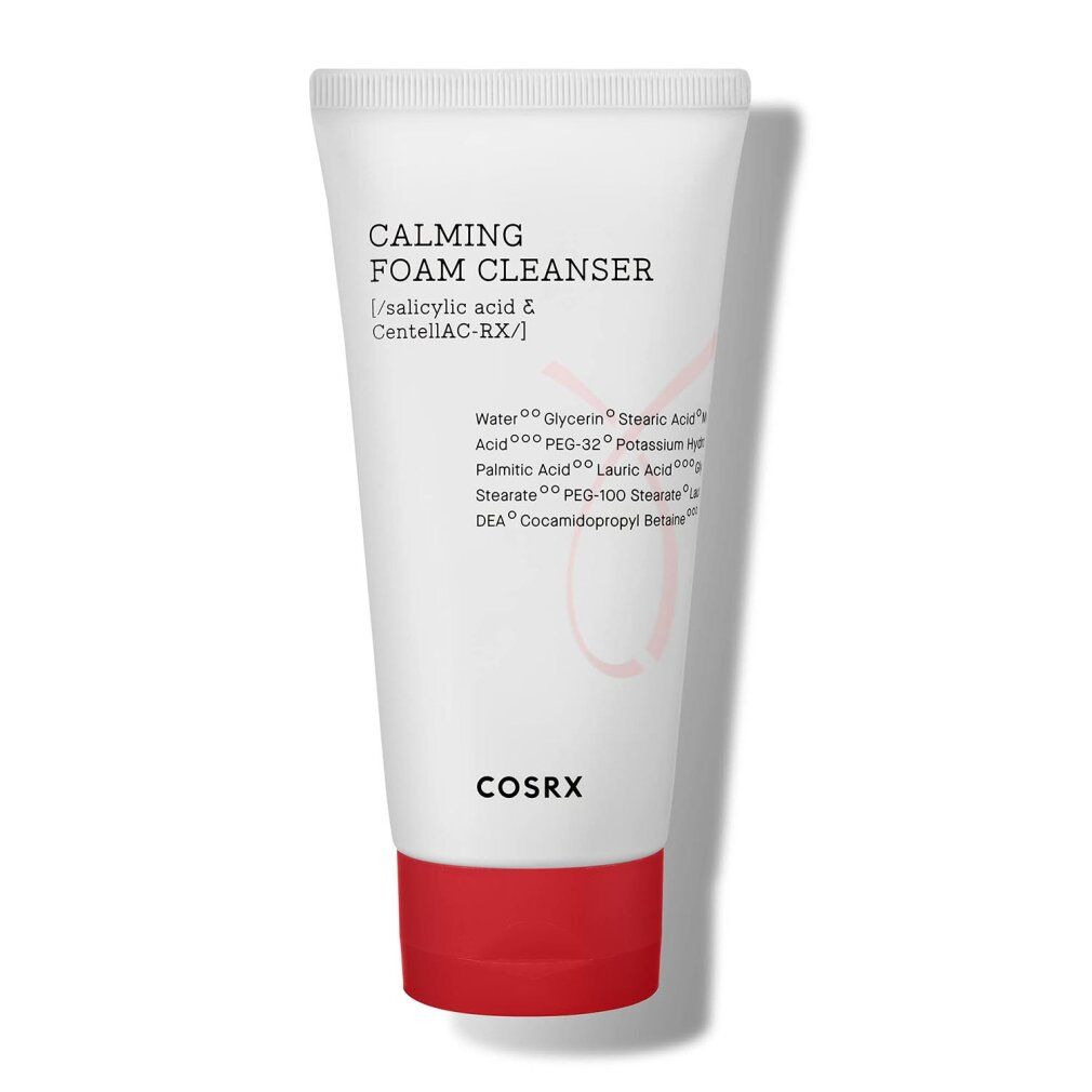 Weiße Tube mit rotem Deckel. Aufschrift: Calming Foam Cleanser, Inhaltsstoffe. Marke: COSRX.