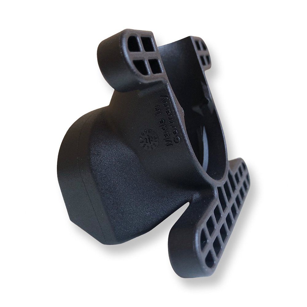 Schwarzer Hantelverschluss mit rechteckigen Öffnungen. Aufschrift: Made in Germany.