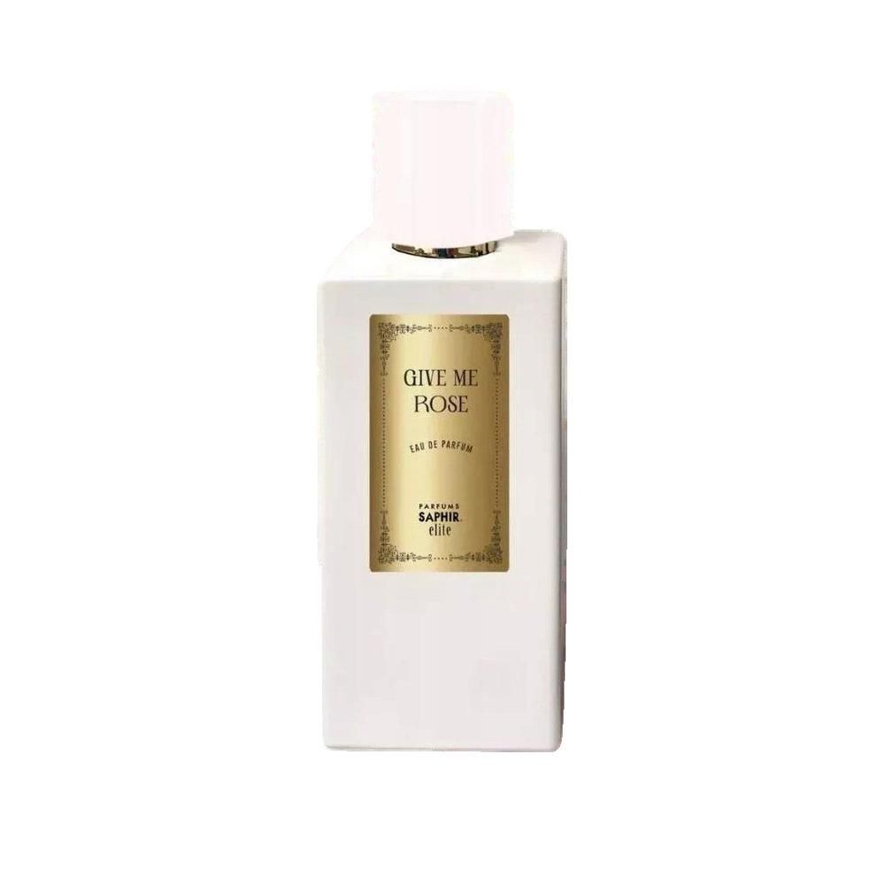 Weißer Flakon mit goldfarbenem Etikett. Aufschrift: GIVE ME ROSE, Eau de Parfum, SAPHIR Elite. Rechteckige Form mit weißem Deckel.