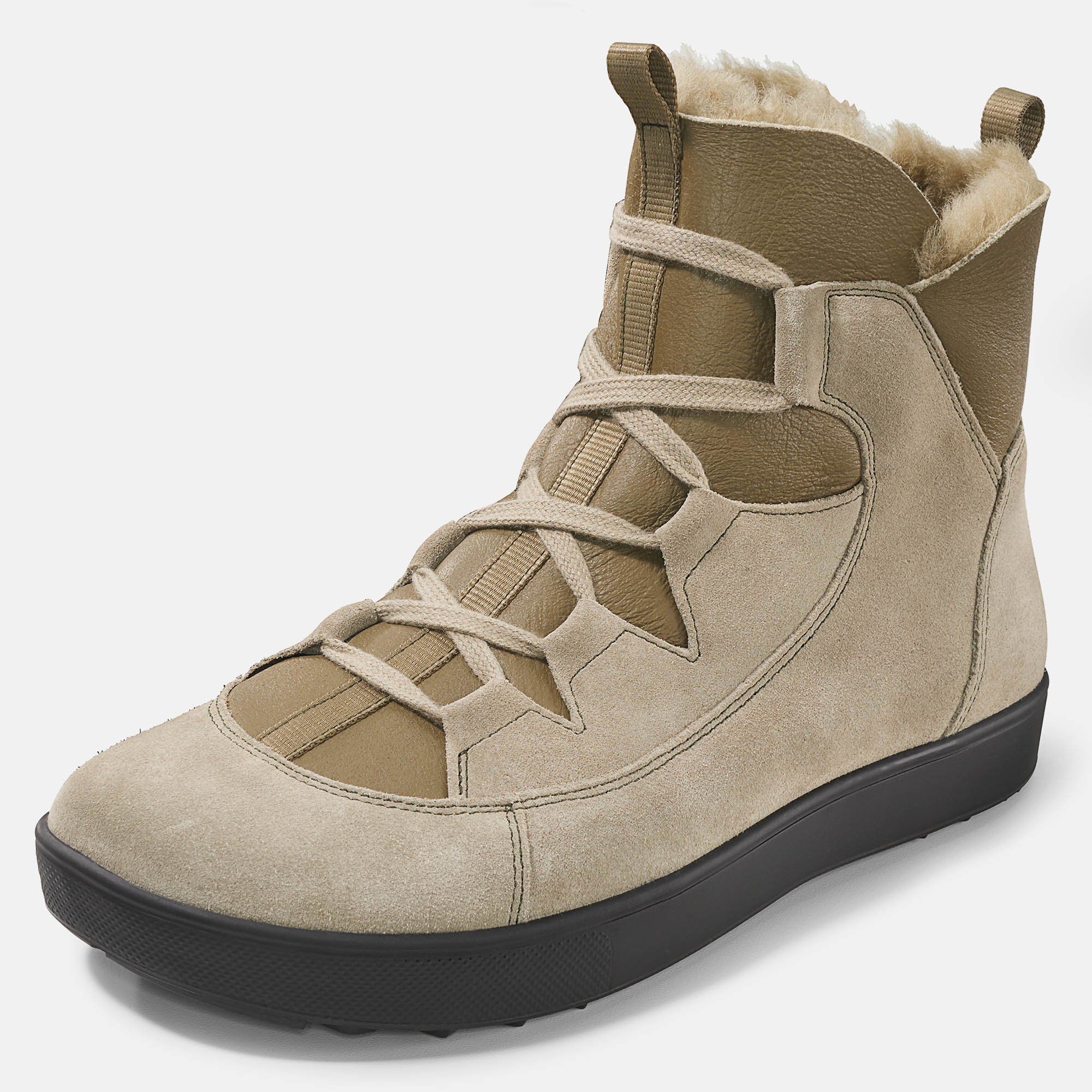 Beige Stiefelette mit Schnürung und schwarzer Sohle. Innenfutter aus Fell. Seitenansicht.