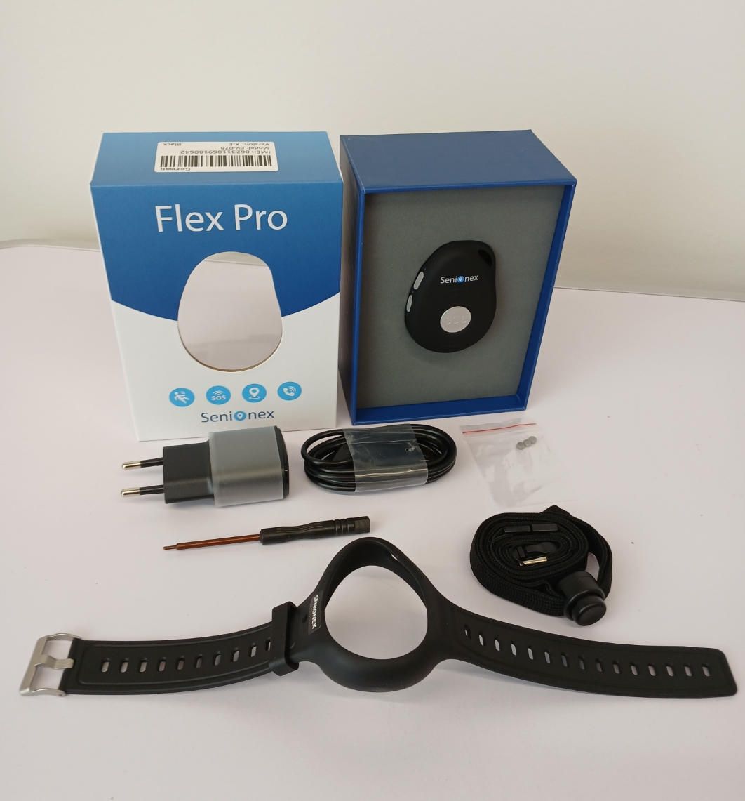 Senionex FLEX PRO 3 Notrufarmband-Set mit Ladekabel, Netzteil und Ersatzarmband.