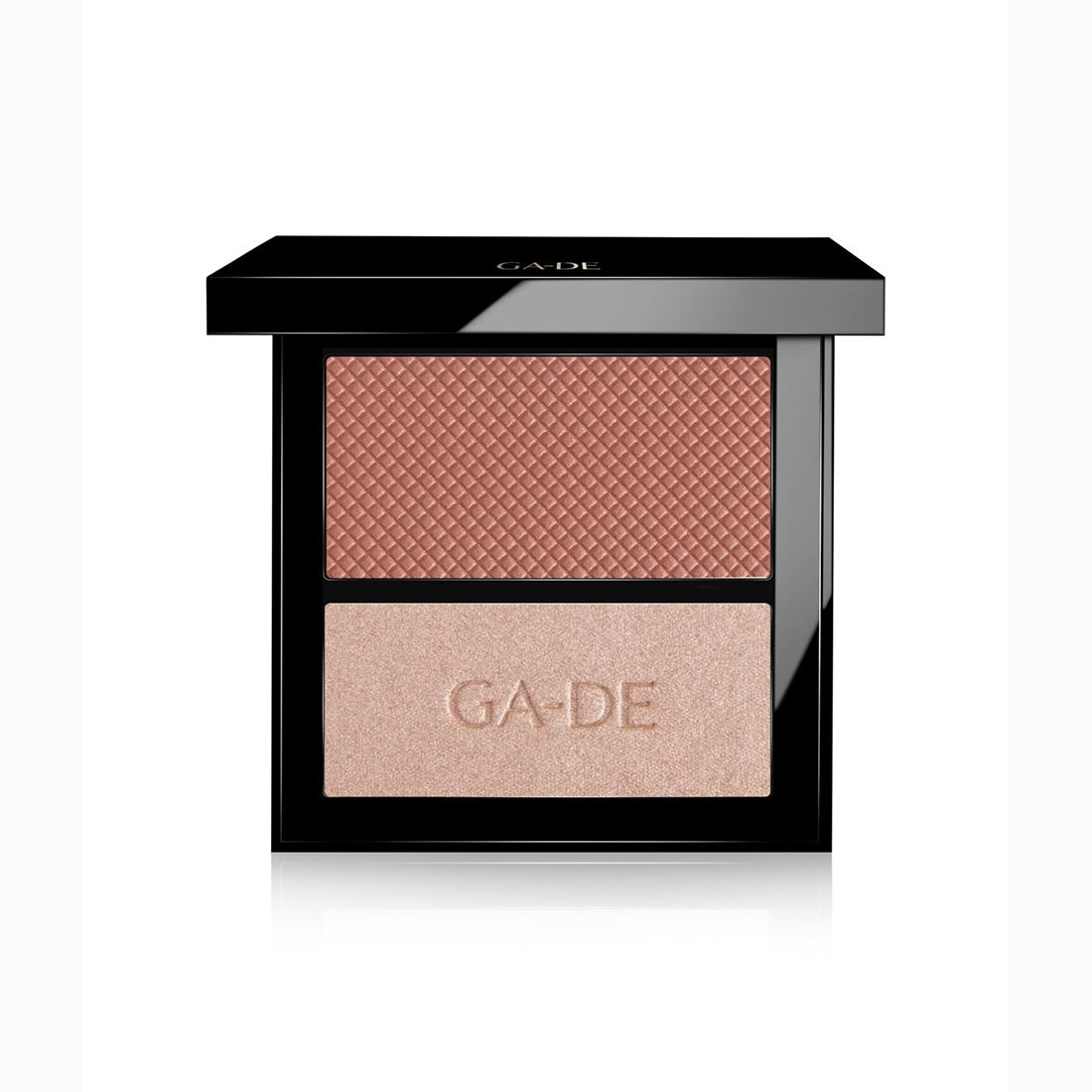 Ga-De Velveteen Blush & Shimmer Duet. Schwarzer Kompaktpuder mit zwei Farbtönen: Rosa-Braun und Beige. Marke auf der Verpackung.