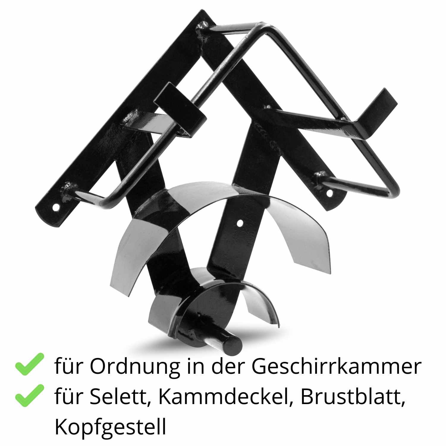 Schwarzer Metall-Geschirrhalter. Text: für Ordnung in der Geschirrkammer, für Selett, Kammdeckel, Brustblatt, Kopfgestell.