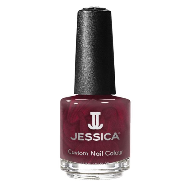 Nagellackflasche mit dunkelroter Farbe und schwarzem Deckel. Aufschrift: JESSICA Custom Nail Colour.