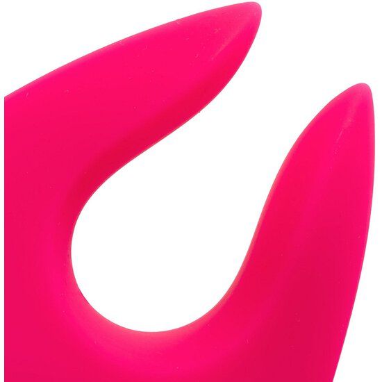 Nahaufnahme eines rosa Silikon-Stimulators. Tropfenform mit Öffnung. Weißer Hintergrund.