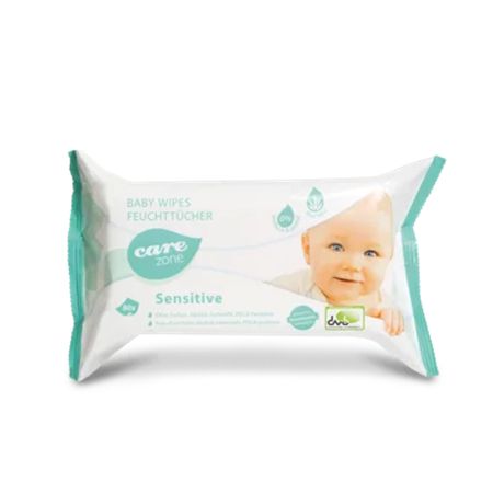 Verpackung mit Babyfeuchttüchern. Aufschrift: CARE ZONE Sensitive. Abbildung eines Babys. Grün-weiße Verpackung.