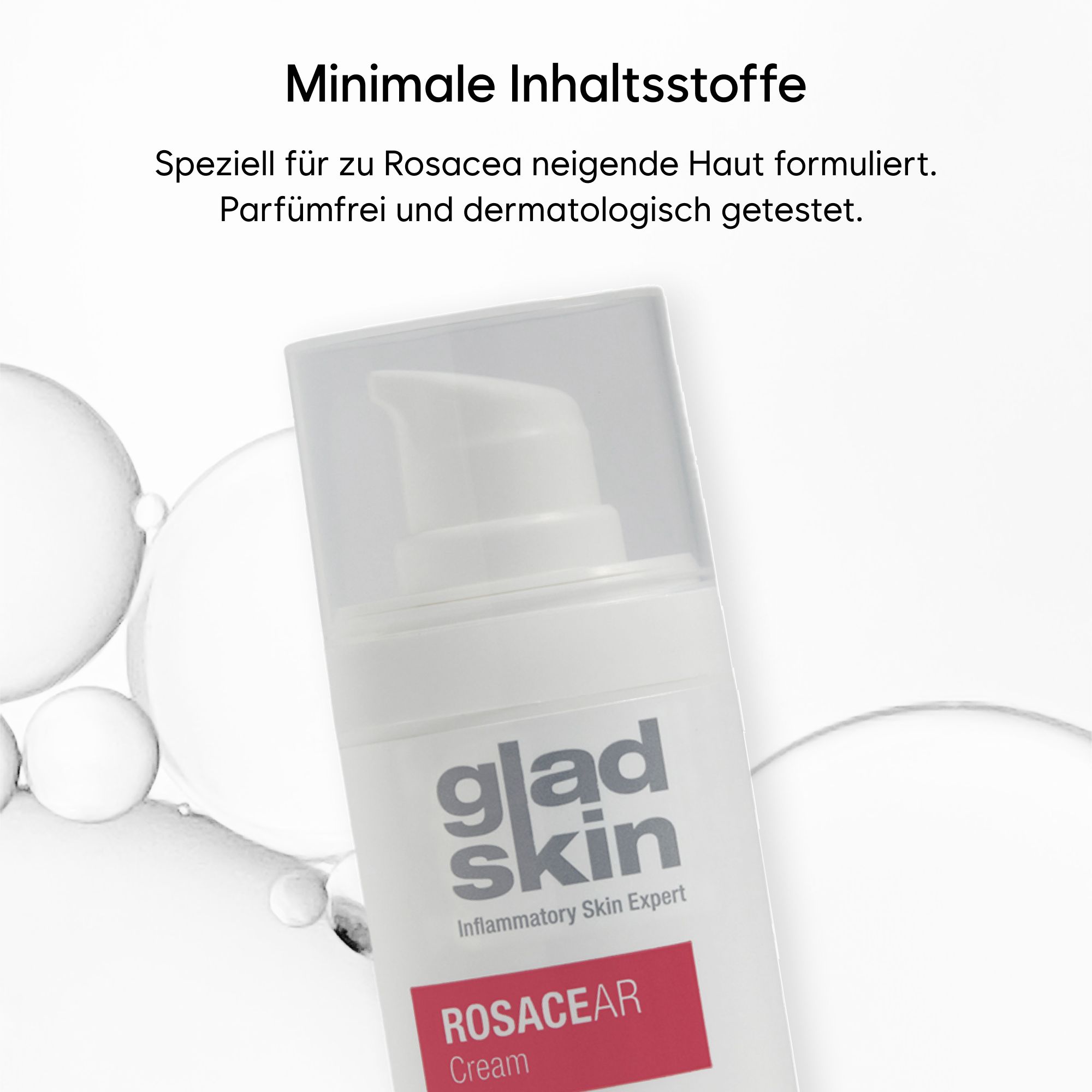 Nahaufnahme der Creme-Flasche mit Pumpkopf. Text: "glad skin" und "ROSACEAR Cream".