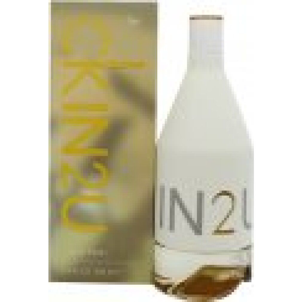 Parfümflakon und Verpackung. Weißer Flakon mit goldfarbenem Boden. Gelbe Verpackung mit Schriftzug CK IN2U.