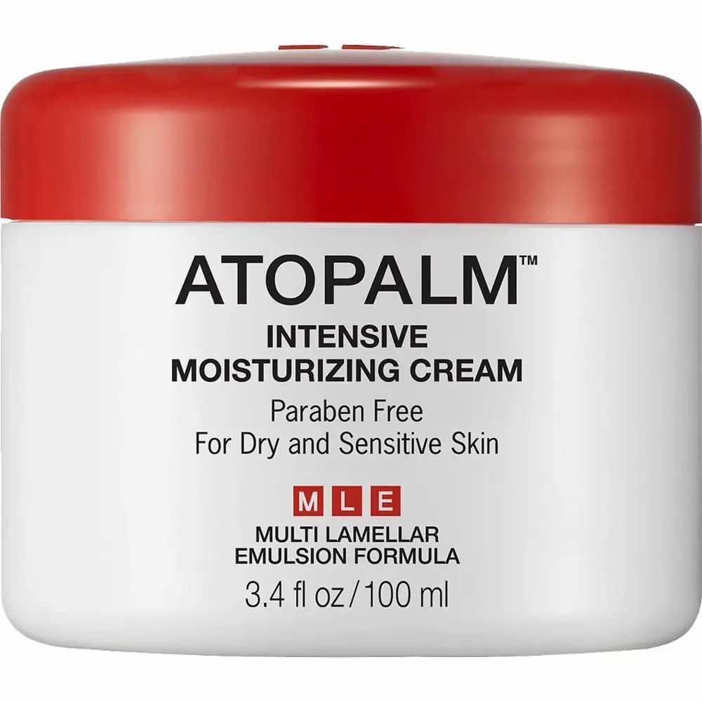 Weiße Creme-Dose mit rotem Deckel. Aufschrift: ATOPALM INTENSIVE MOISTURIZING CREAM. Für trockene und empfindliche Haut.