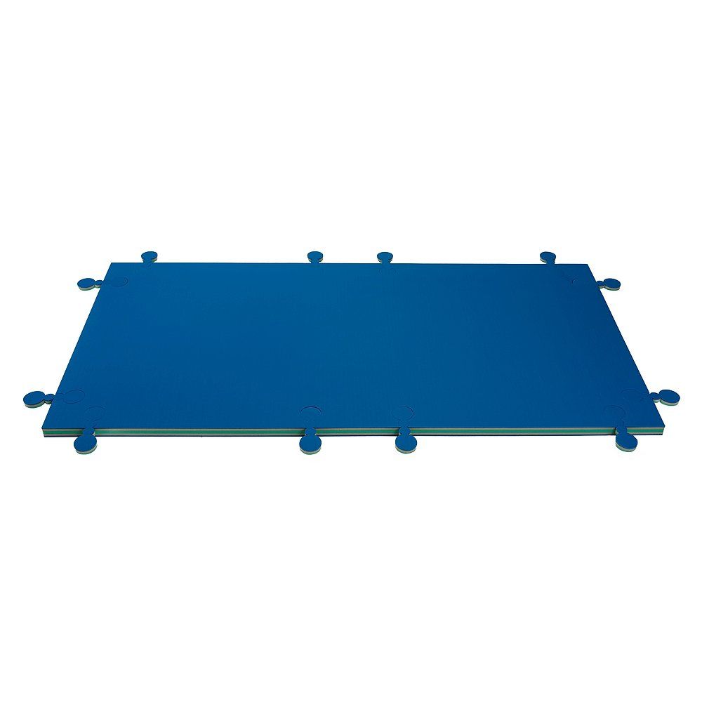 Blaue Judomatte mit grünen Verbindungsstücken an den Rändern. Rechteckige Form, flach liegend.