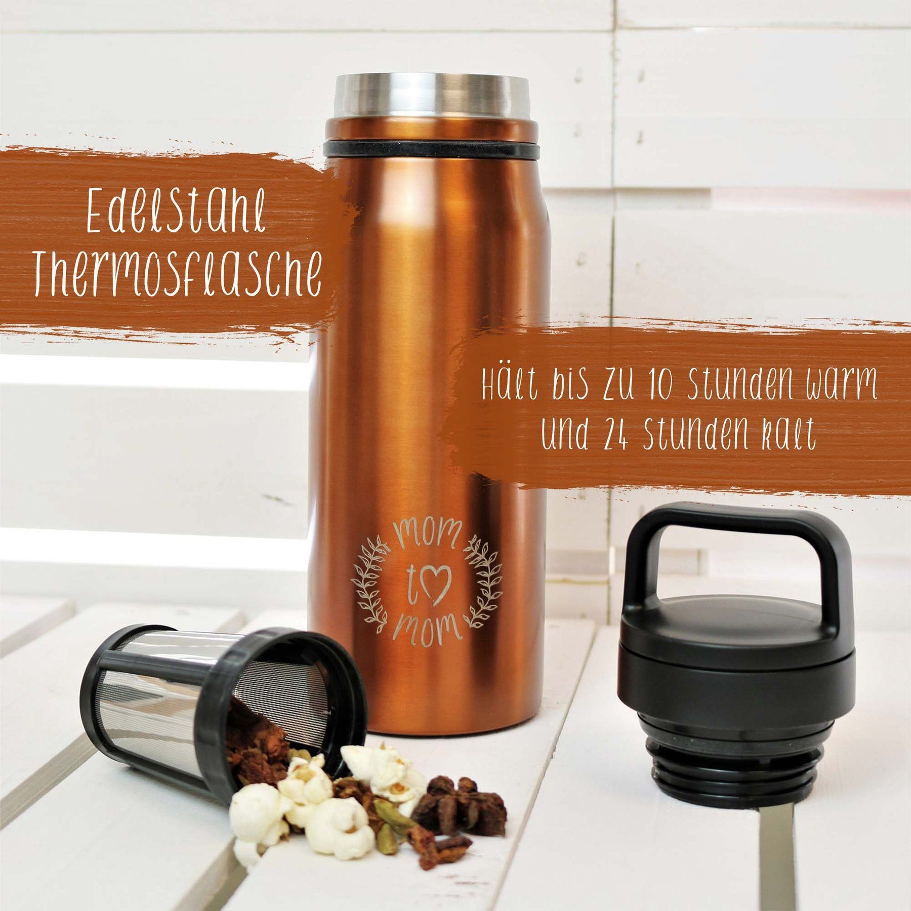 Kupferfarbene Thermosflasche mit schwarzem Deckel und Teesieb. Text: Edelstahl Thermosflasche. Hält bis zu 10 Stunden warm und 24 kalt.