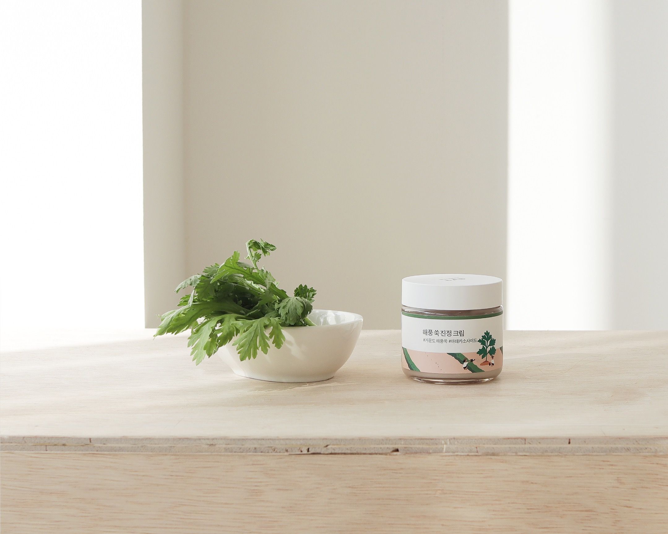 ROUND LAB Mugwort Calming Cream intensiv feuchtigkeitsspendende Emulsion zur Beruhigung der Haut 80 ml