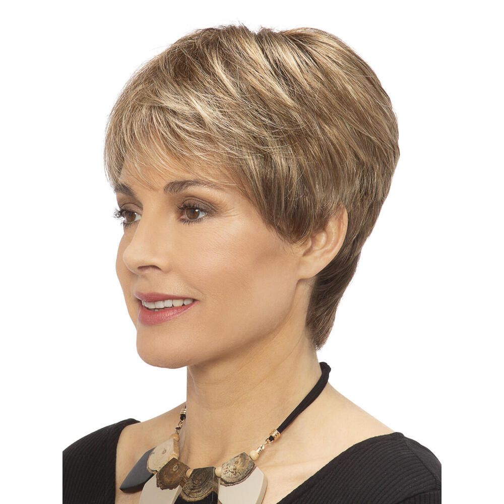 Kurzhaarperücke mit blonden Strähnen. Frau mit Halskette. Seitenansicht.