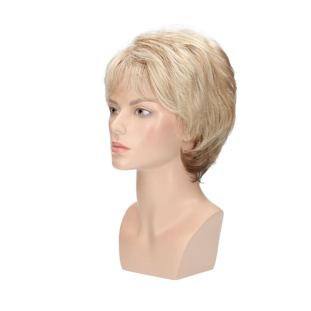 Perücke MERAN von degenhardt, blond, kurz geschnitten, Seitenansicht auf einem Schaufensterkopf.