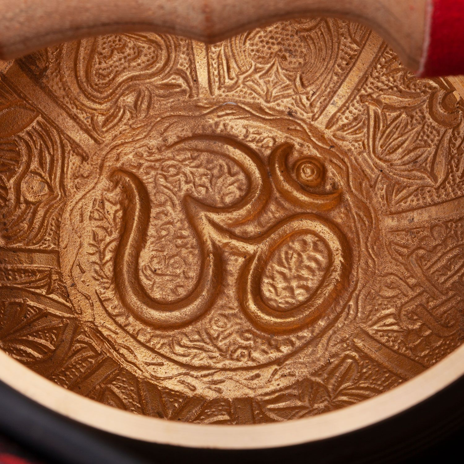 Indische Klangschale mit OM Design in Geschenkbox