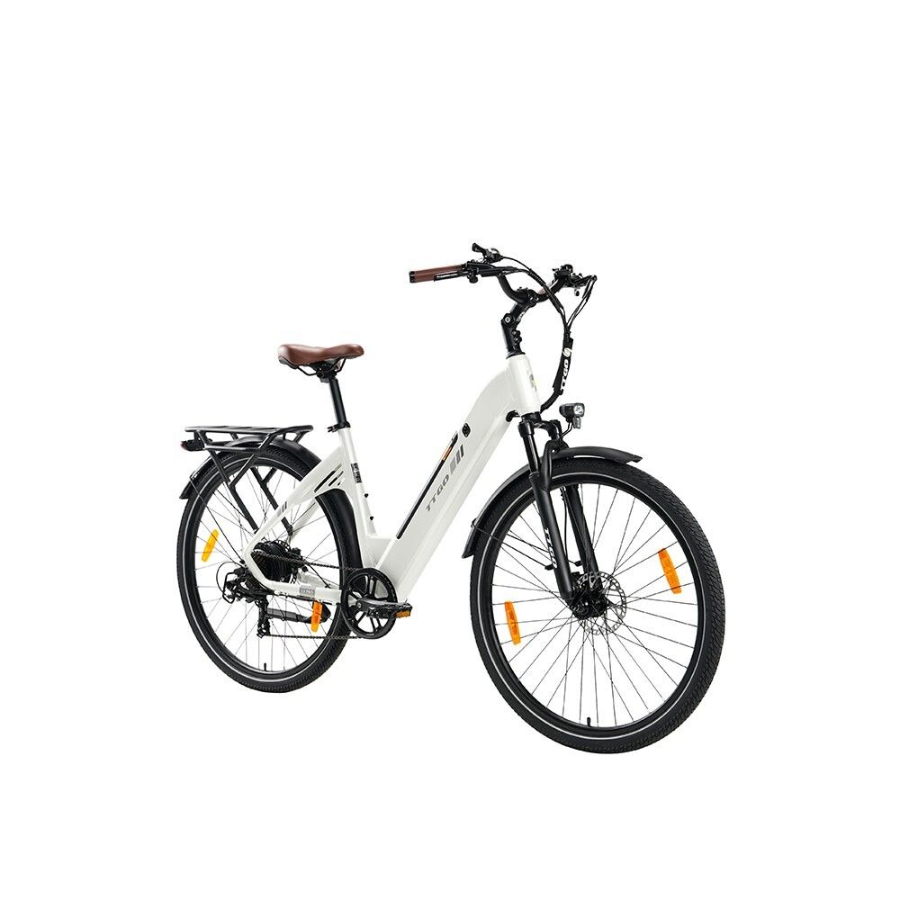 Weißes E-Bike mit braunem Sattel und Lenkergriffen. Schwarze Reifen, Gepäckträger und Schutzbleche. Gelbe Reflektoren an den Speichen.