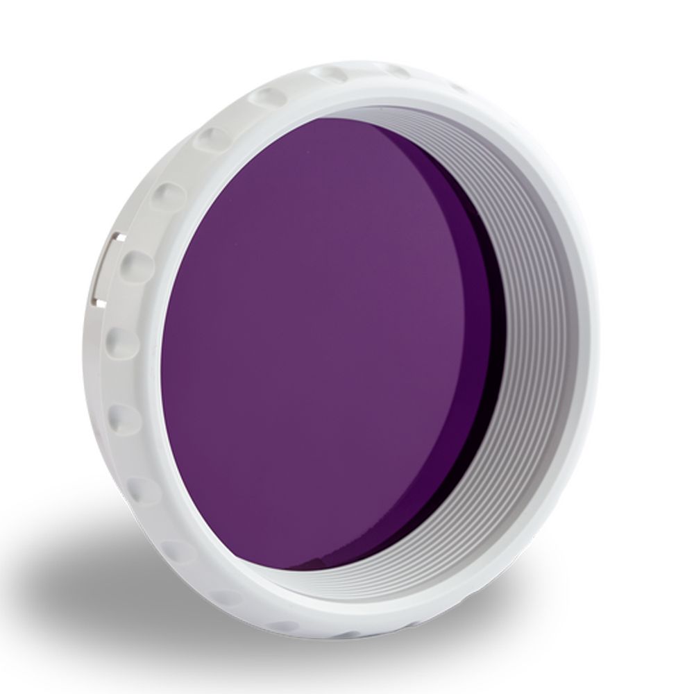 Violett Filter. Weißer Rahmen mit geriffelter Innenseite. Runde Form. Filter mit glatter, violetter Oberfläche.