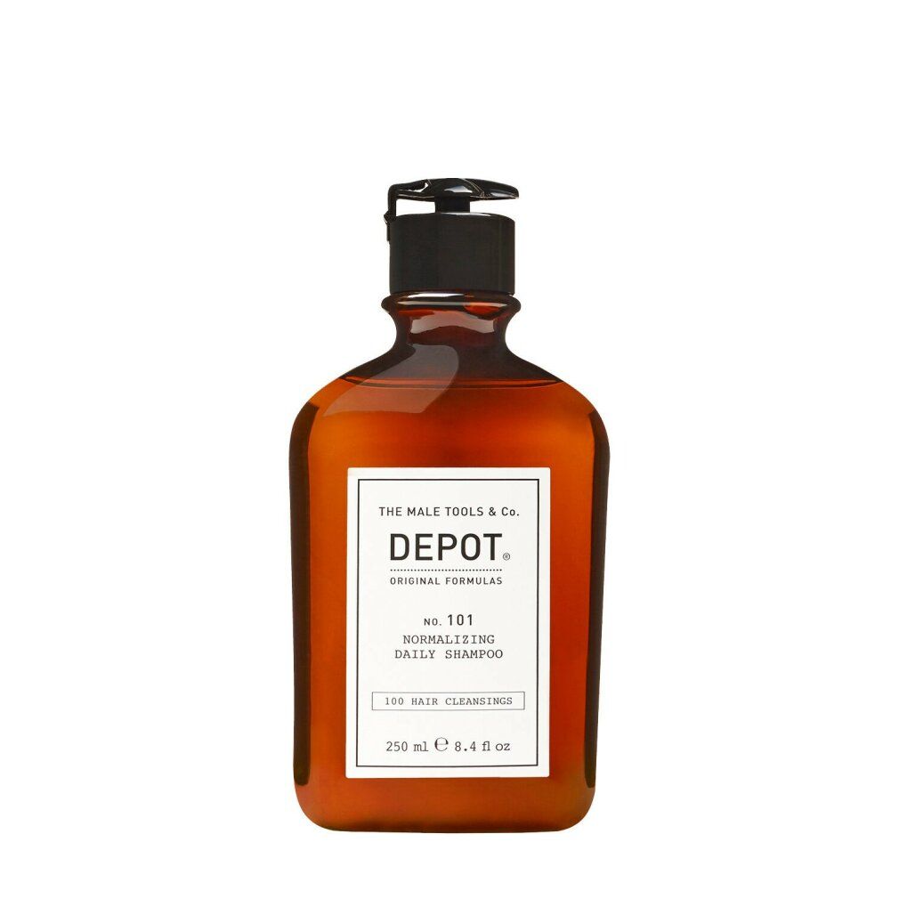 Braune Flasche mit schwarzem Pumpkopf. Weißes Etikett mit Text: DEPOT, No. 101 Normalizing Daily Shampoo.