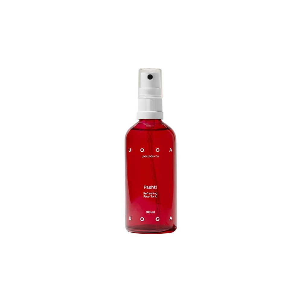 Rote Sprühflasche mit weißem Sprühkopf. Aufschrift: Pssht! Erfrischendes Gesichtswasser. UOGA-Logo.