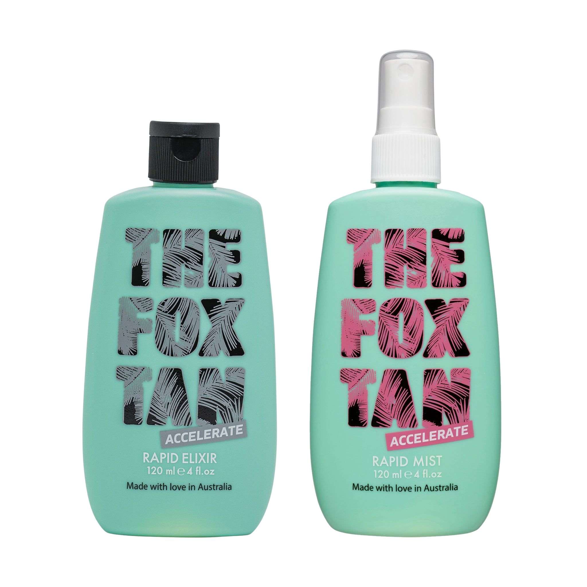 Zwei türkisfarbene Flaschen mit schwarzem und weißem Deckel. Aufschrift: THE FOX TAN, ACCELERATE, RAPID ELIXIR und RAPID MIST. Made with love in Australia.