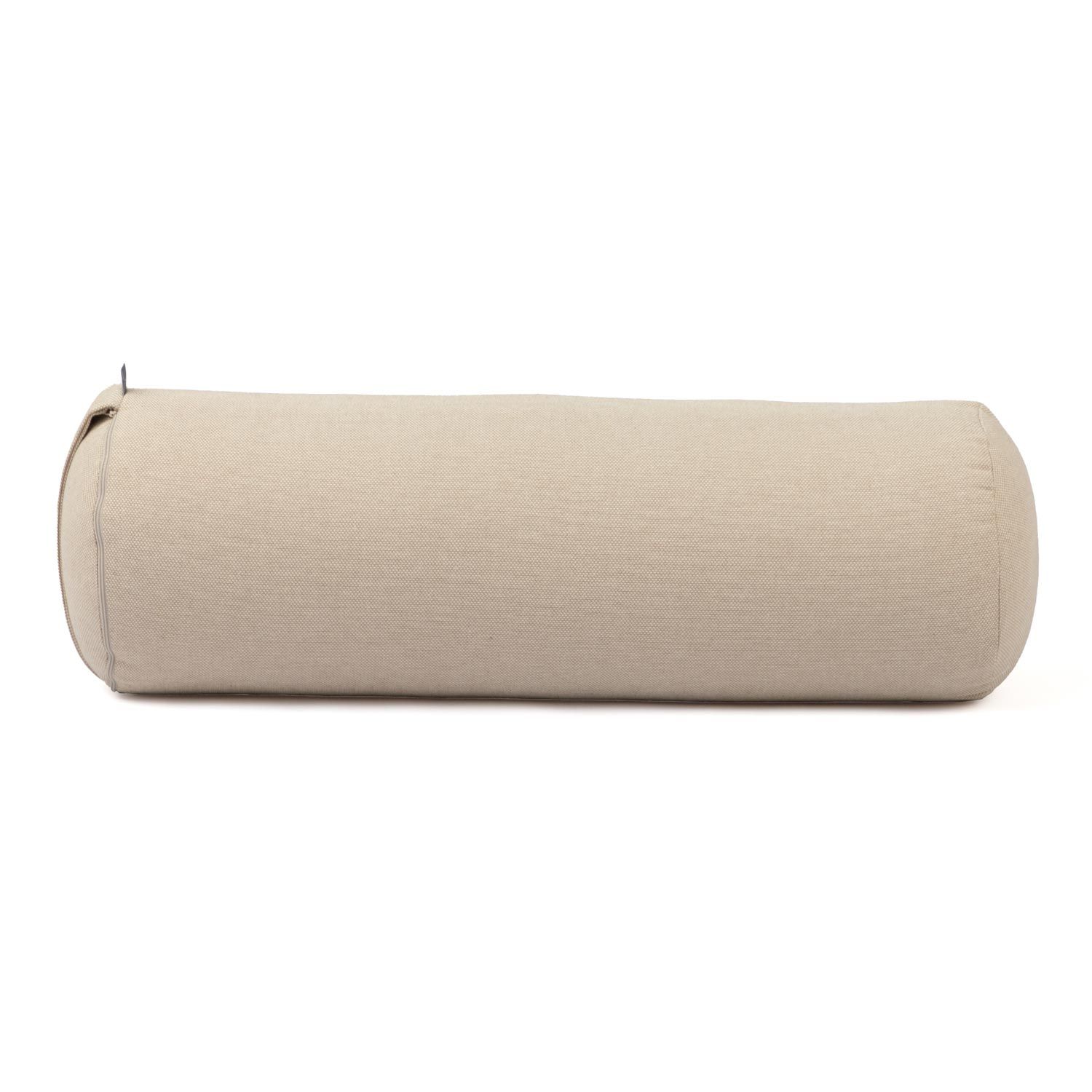 Beige Yoga-Bolster. Zylindrische Form, Stoffbezug. Enden abgerundet. Naht entlang der Längsseite.