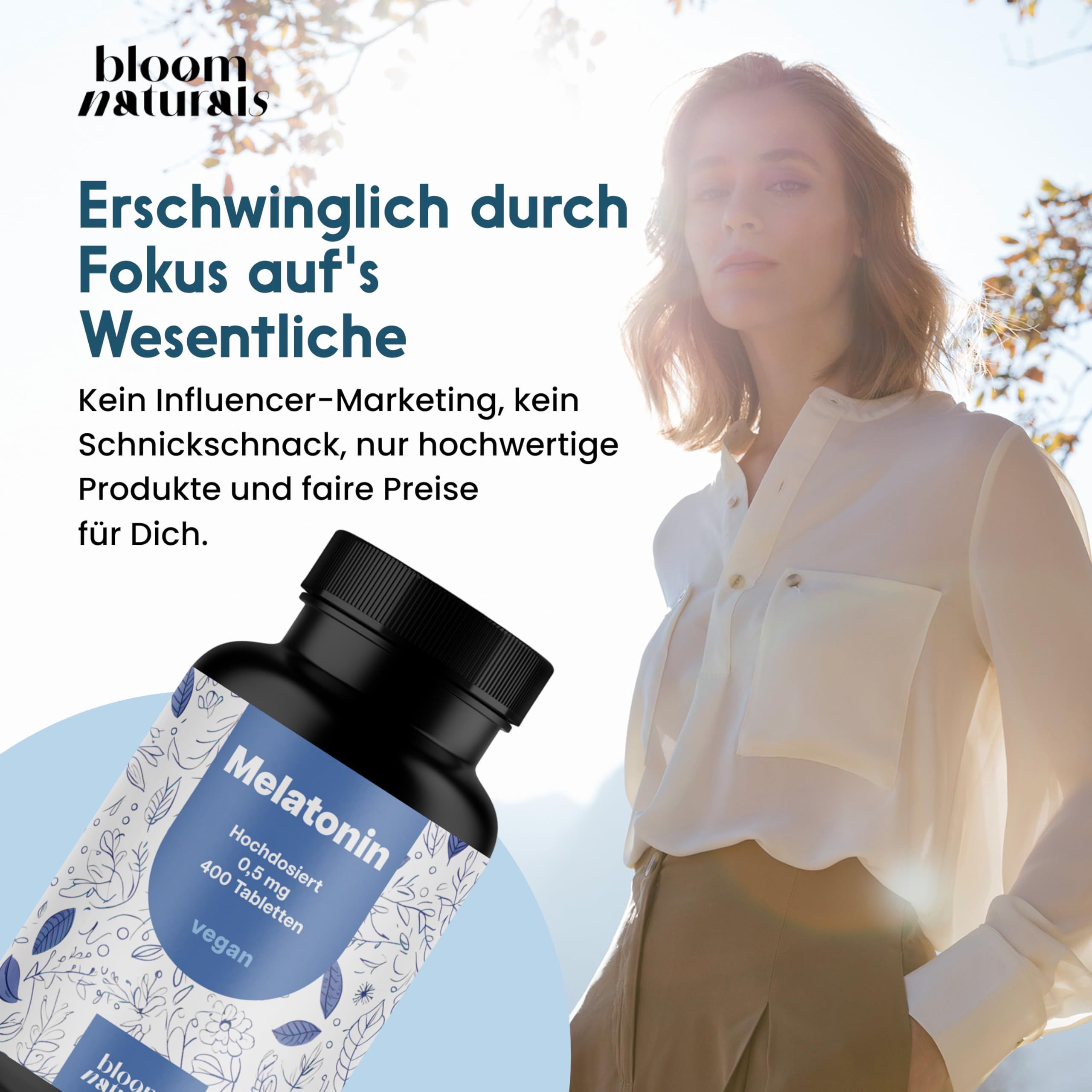 Frau mit Flasche. Text: Erschwinglich durch Fokus auf's Wesentliche. Marke: bloom naturals.