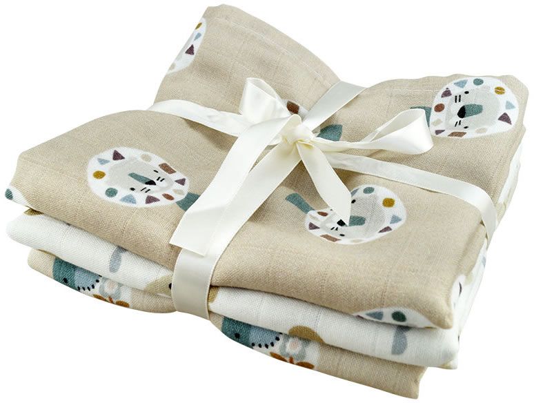 Stoffwindeln, beige mit Tiermotiven, mit Schleife gebündelt. 3 Stück. Baumwolle.