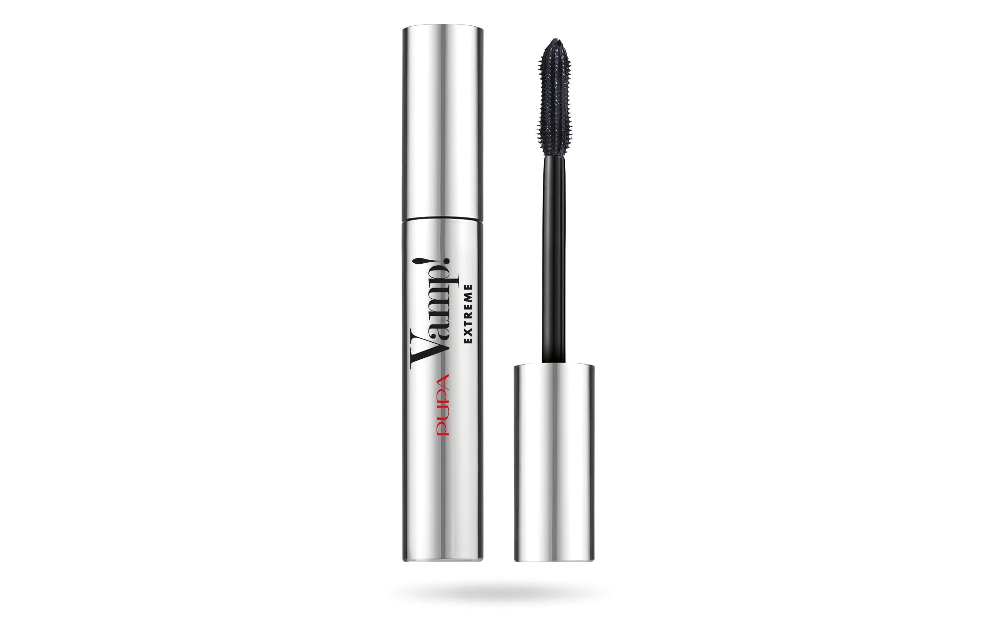 Mascara-Tube mit Bürste. Silberfarbenes Gehäuse, schwarze Bürste. Produktname: Vamp! Extreme.
