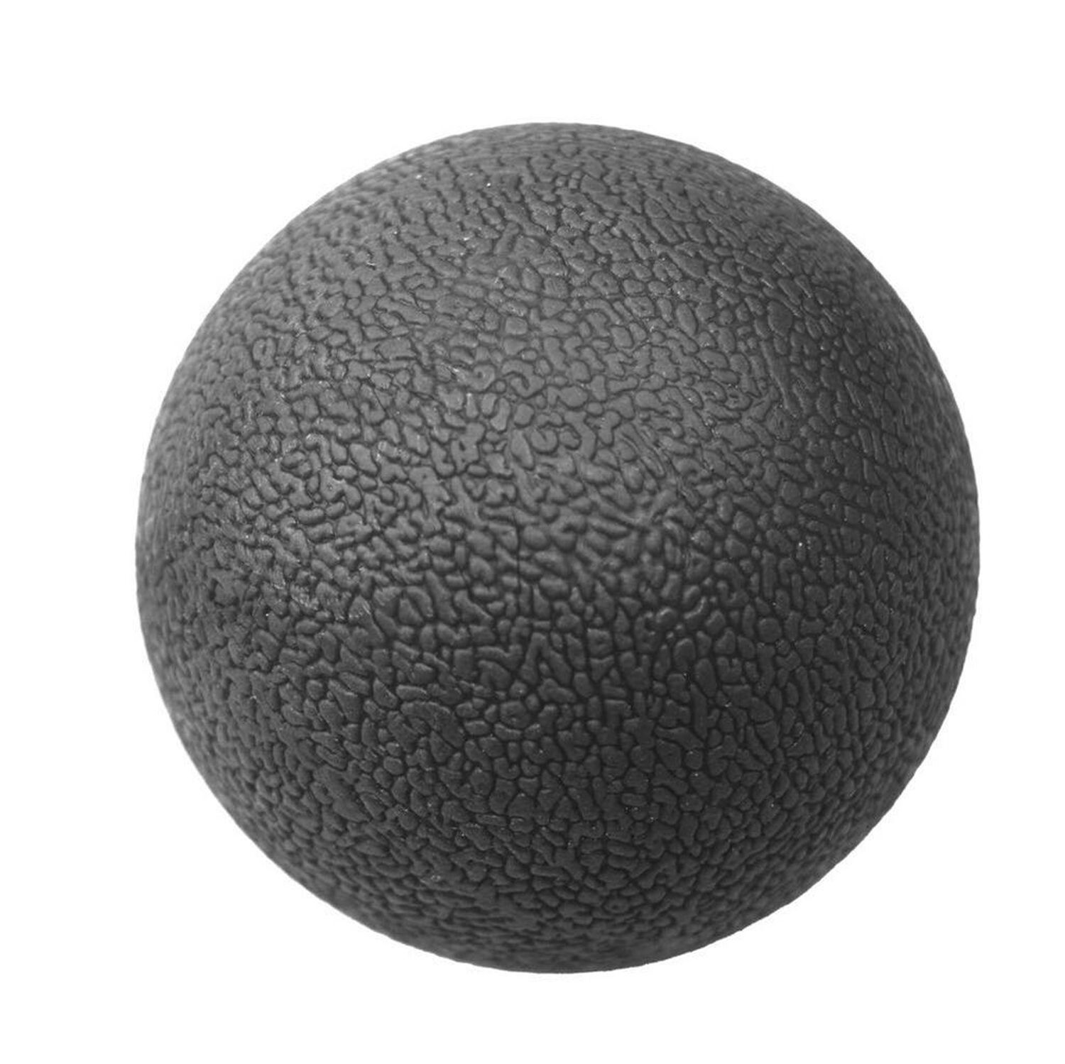Schwarzer Massageball mit strukturierter Oberfläche.