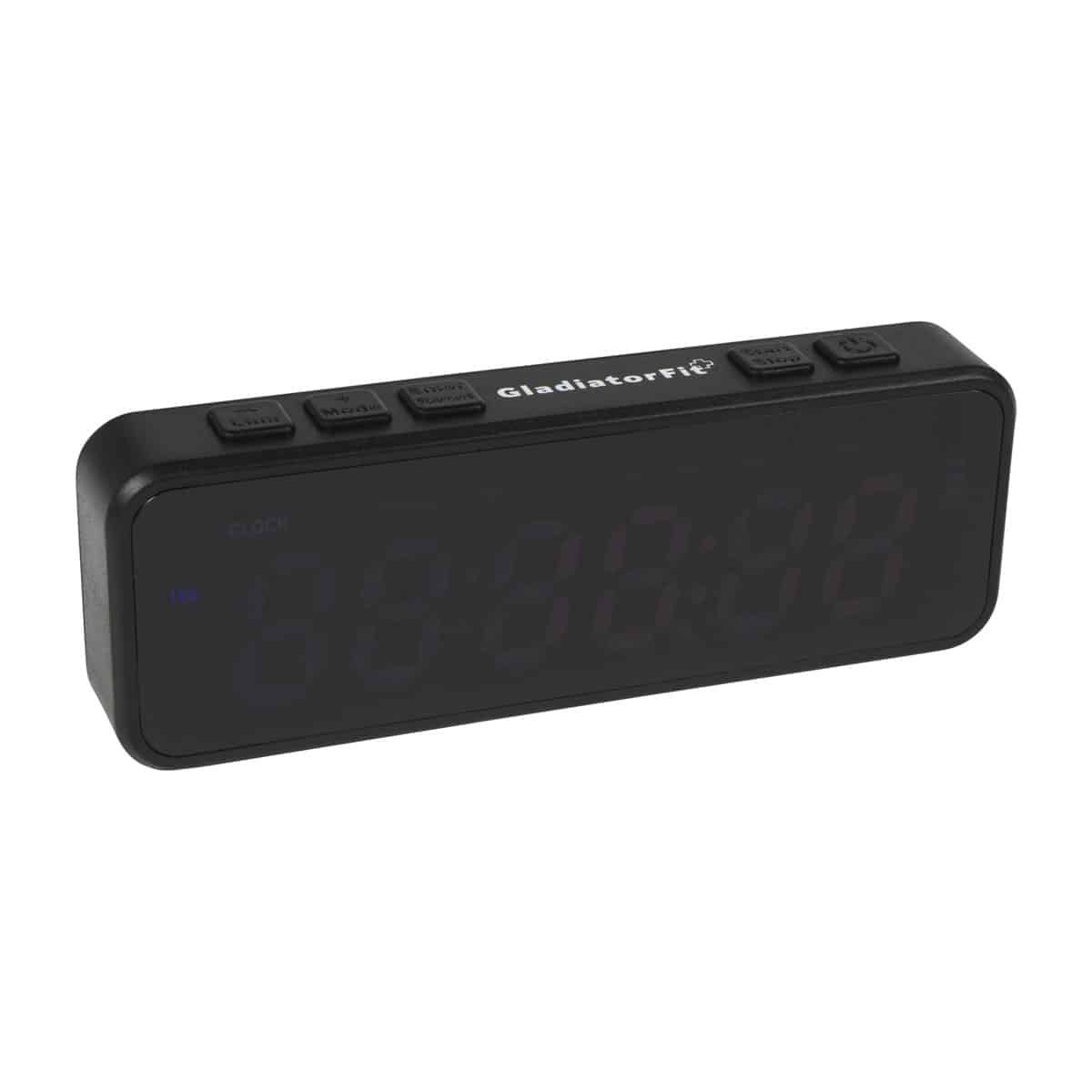 Schwarzer, rechteckiger Timer mit blauem LED-Display. Oben Tasten, Schriftzug "GladiatorFit".