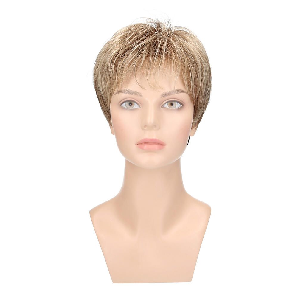 Kurzhaarperücke auf einem Schaufensterkopf. Blond-braune Haarfarbe. Frontansicht.