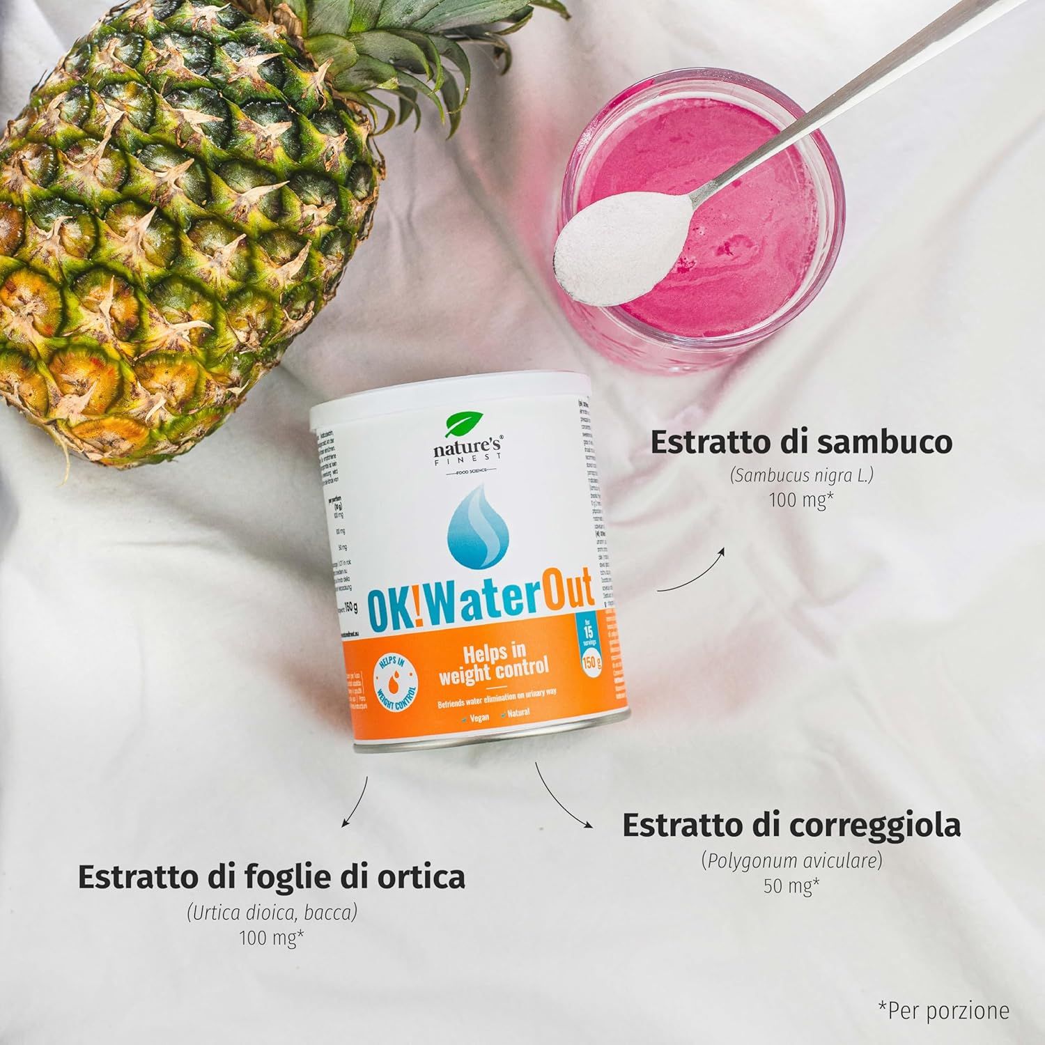OK!WaterOut-Dose, daneben ein Glas mit rosa Flüssigkeit und ein Löffel. Ananas.