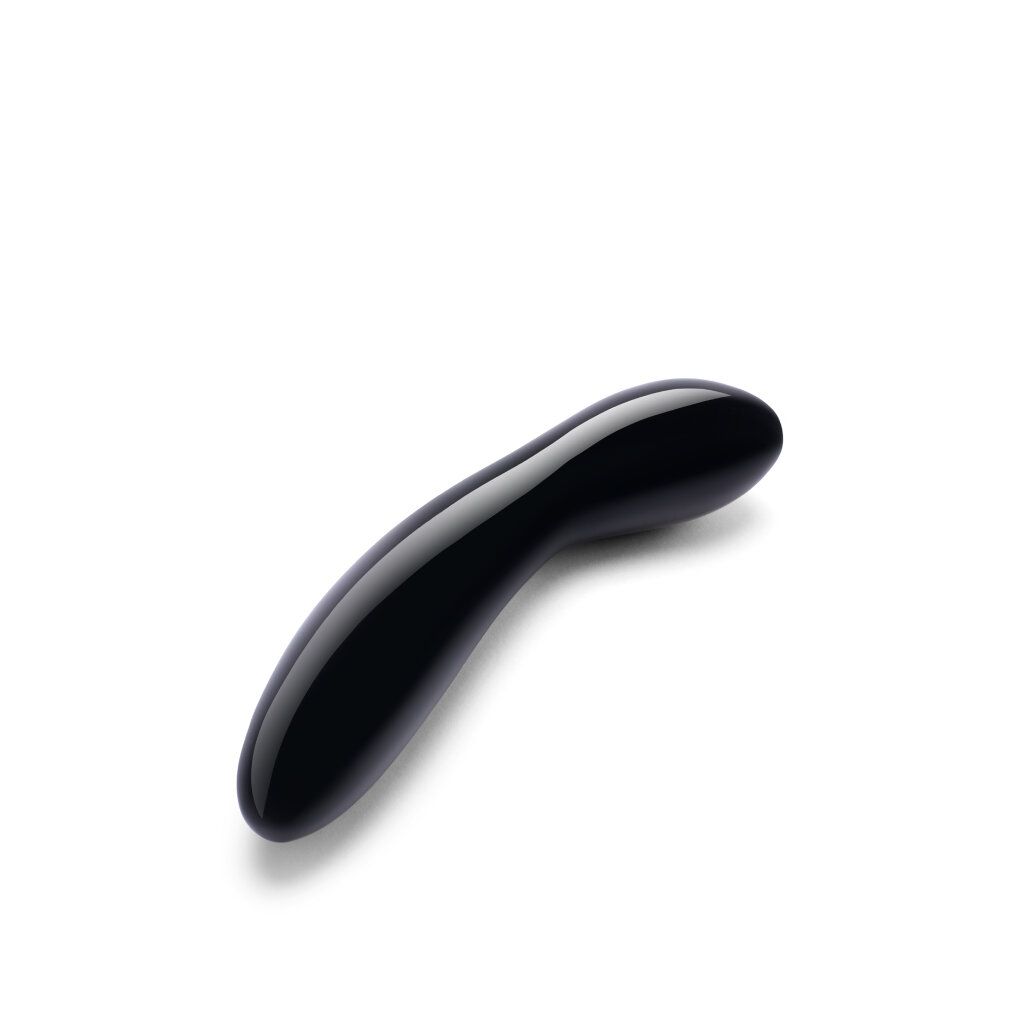 Schwarzer, gebogener G-Wand aus Obsidian. Glatte, glänzende Oberfläche. Ergonomische Form.