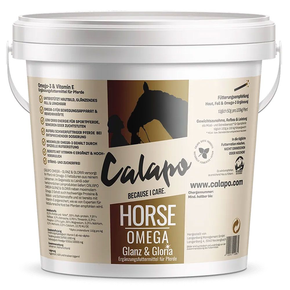 Eimer mit Produktetikett. Enthält "HORSE OMEGA Glanz & Gloria" für Pferde. Logo: Pferdekopf-Silhouette.
