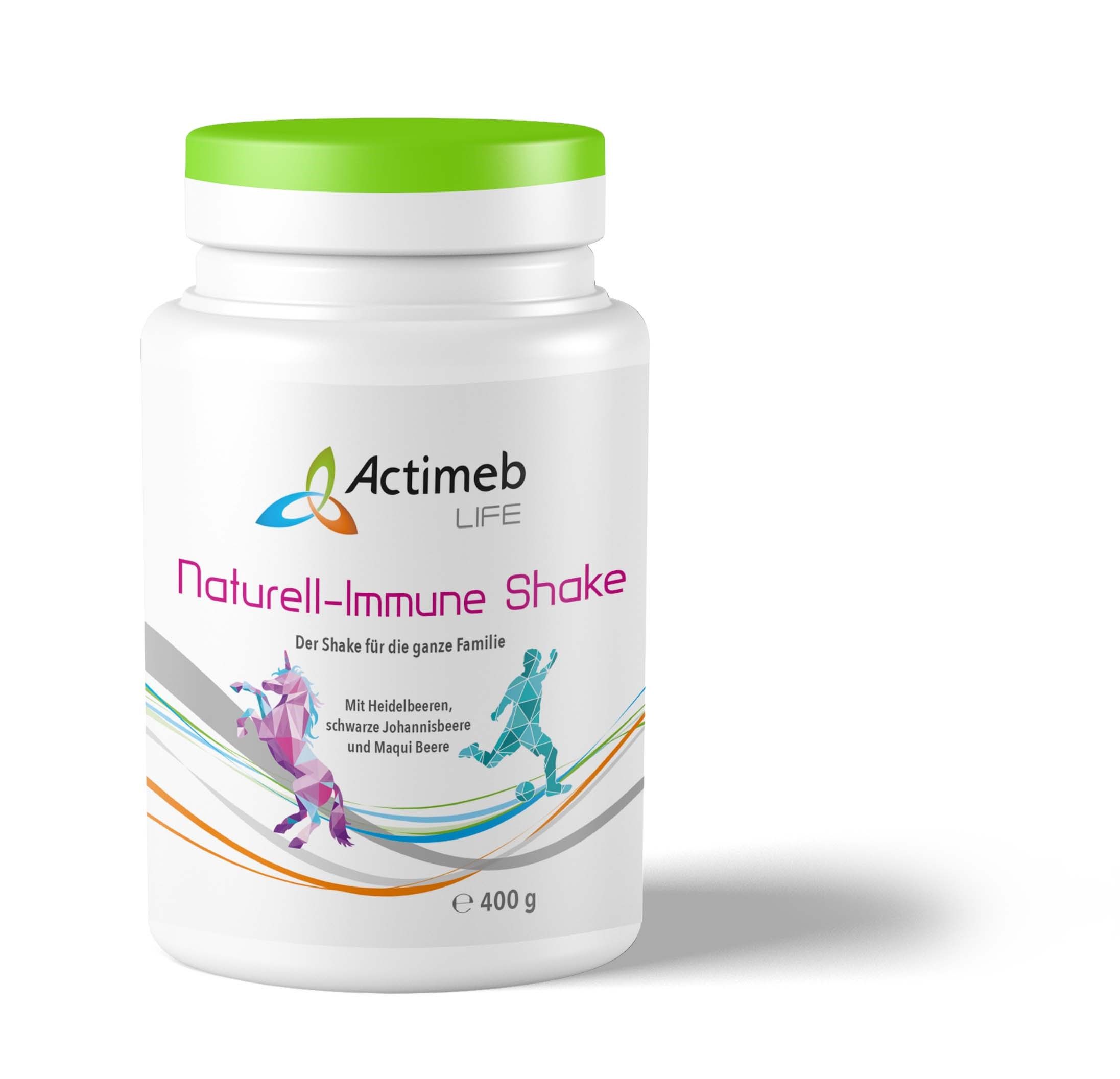 Weiße Dose mit grünem Deckel. Aufschrift: Actimeb Naturell-Immune Shake. Illustrationen von Einhorn und Fußballspieler. Gewicht: 400 g.