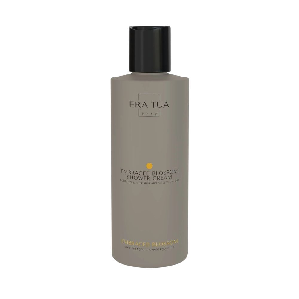 "Era Tua" Embraced Blossom Shower