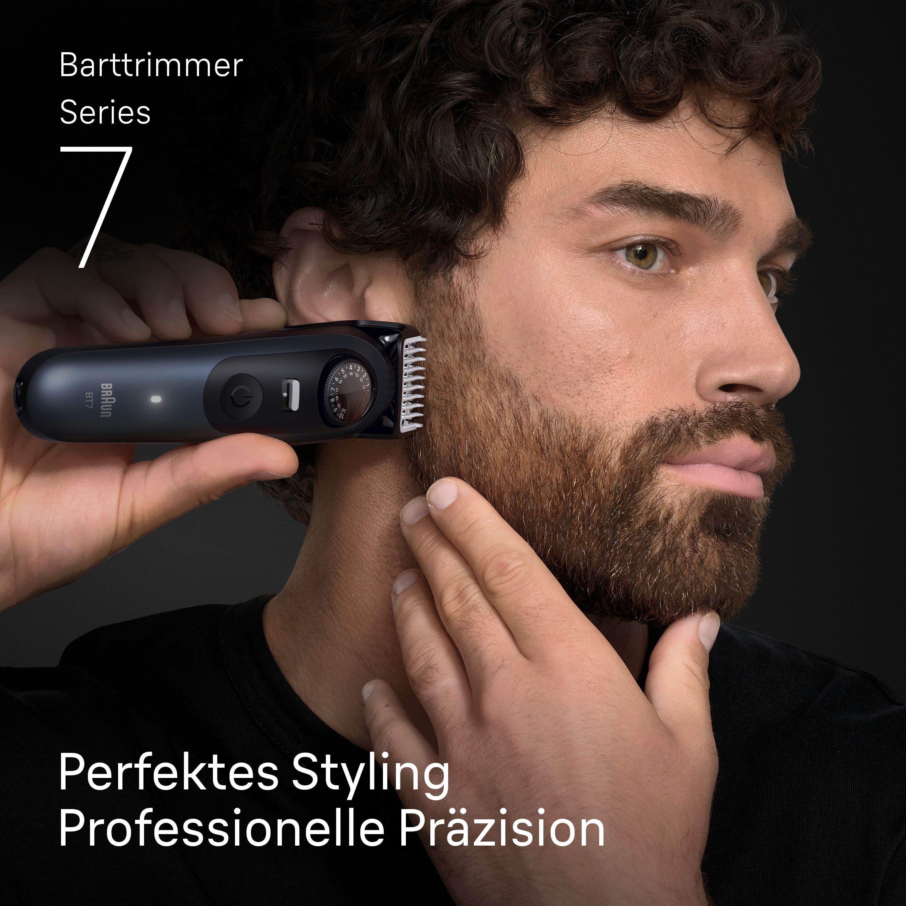 Mann rasiert sich mit Barttrimmer. Schwarzer Trimmer, blaue Akzente. Text: "Perfektes Styling, Professionelle Präzision".