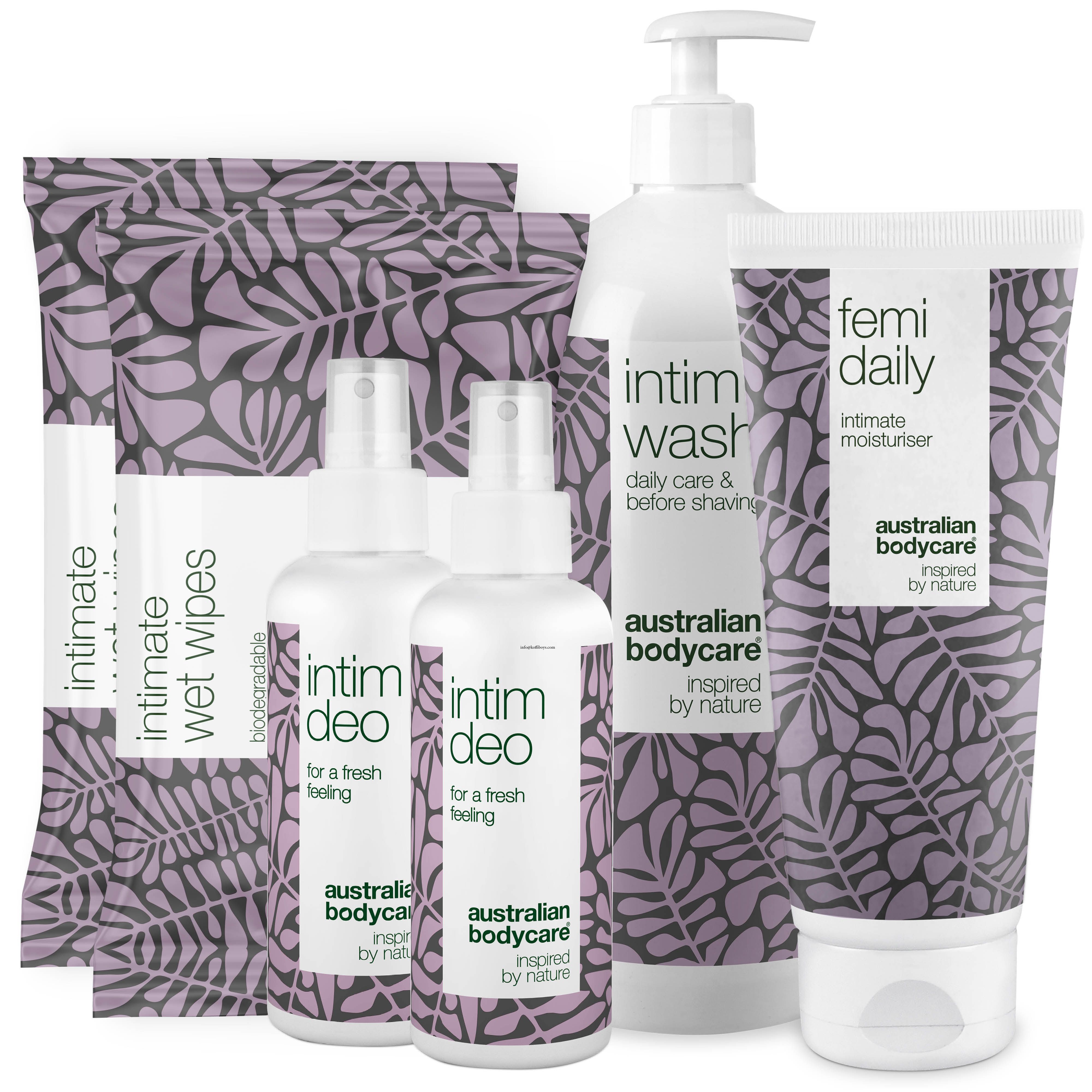 Set mit Intimpflegeprodukten: Waschgel, Feuchtigkeitspflege, Deospray und Feuchttücher. Verpackung mit lila Blättermuster.