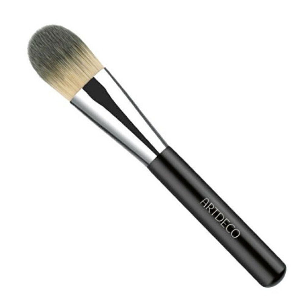 Make-up Pinsel mit schwarzem Griff, silberner Zwinge und hellem Pinselkopf. Auf dem Griff steht ARTDECO.