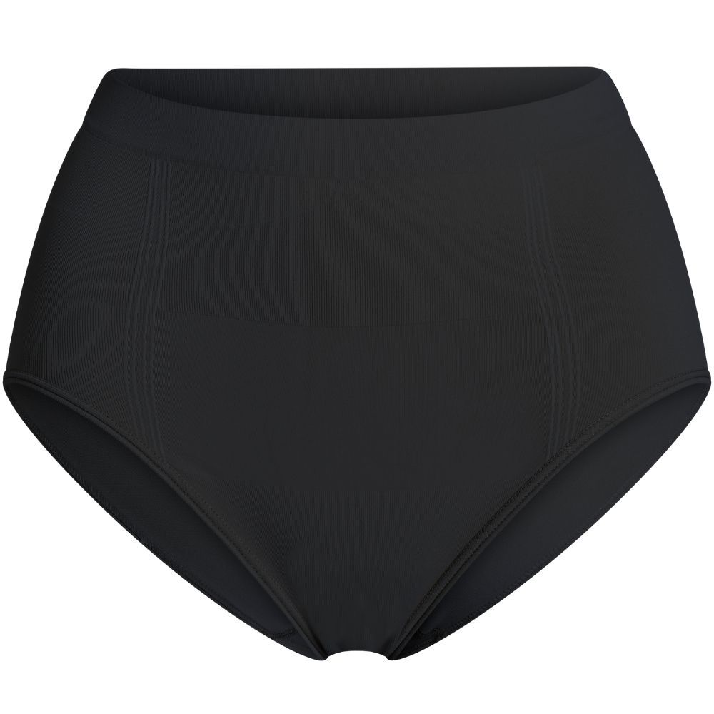 Schwarzer Slip mit hohem Bund. Geripptes Material mit vertikalen Nähten an den Seiten. Nahtloser Bund.