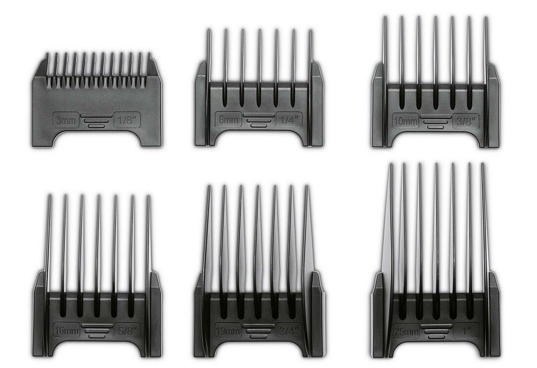 Sechs schwarze Aufsätze für Haarschneider. Verschiedene Schnittlängen, beschriftet mit Millimeterangaben.