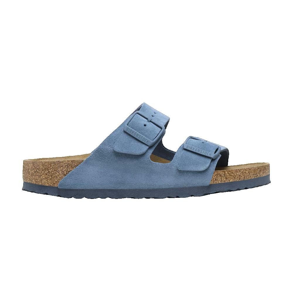 Sandali Birkenstock Arizona in pelle scamosciata blu, plantare in sughero, due fibbie.